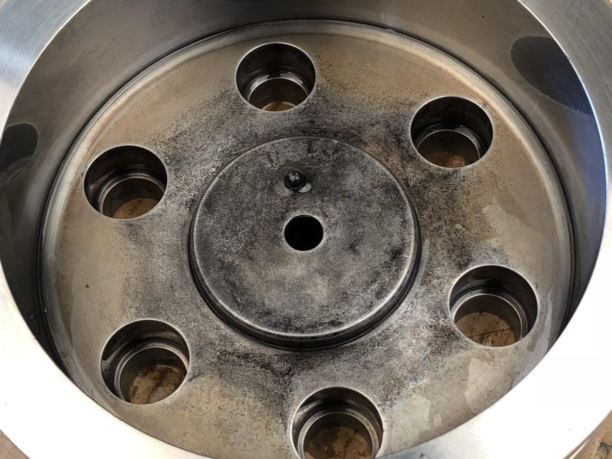 The same die plate with all apertures open