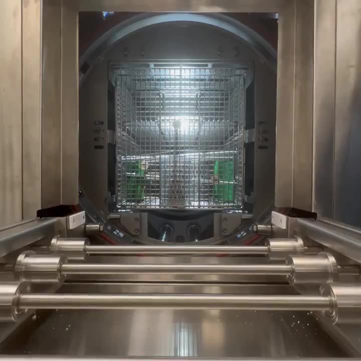 Clip: the chamber door closes and seals